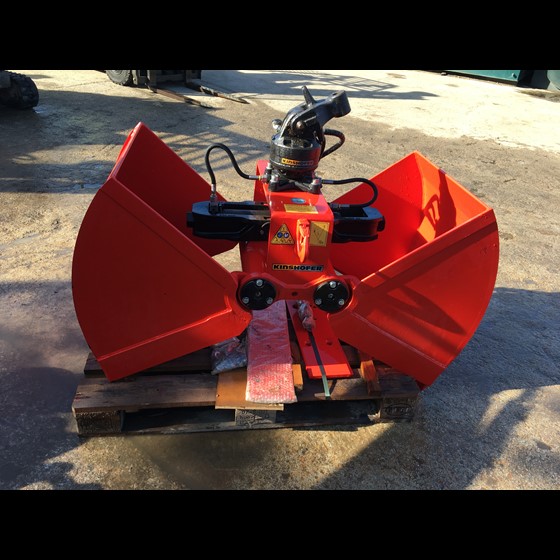Kinshoffer KM604-350C Clamshell Bucket with Horizontal Hydraulic Cylinder Image 1